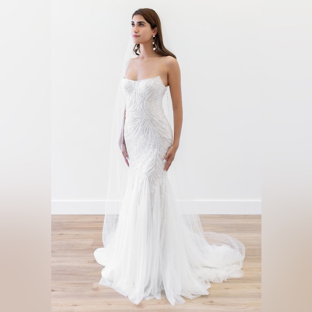 Wtoo Brooks Strapless Fit & Flate Wedding Dress - Ivory, size 8